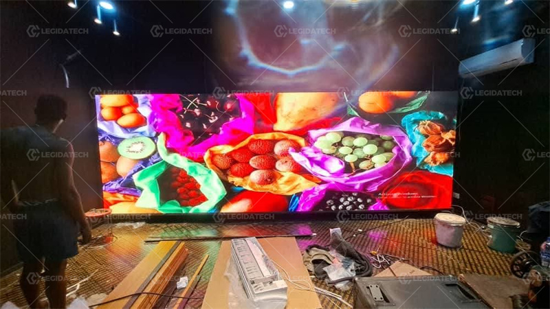 High-definition and energy-efficient indoor screen of the Magic series