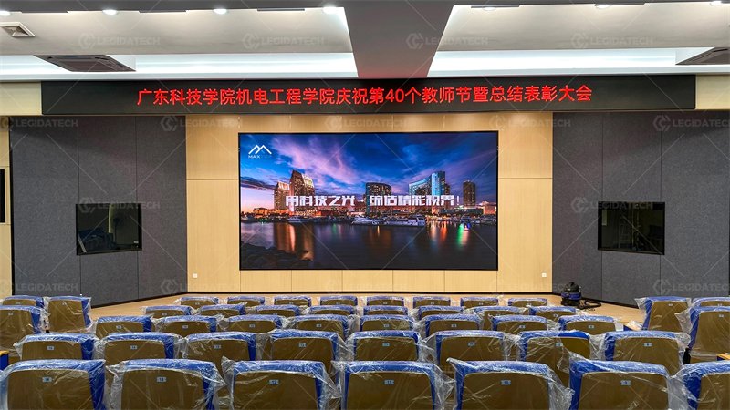 Led Screen Graduates Education LED Screens: Transforming Modern Classrooms and Campuses ...