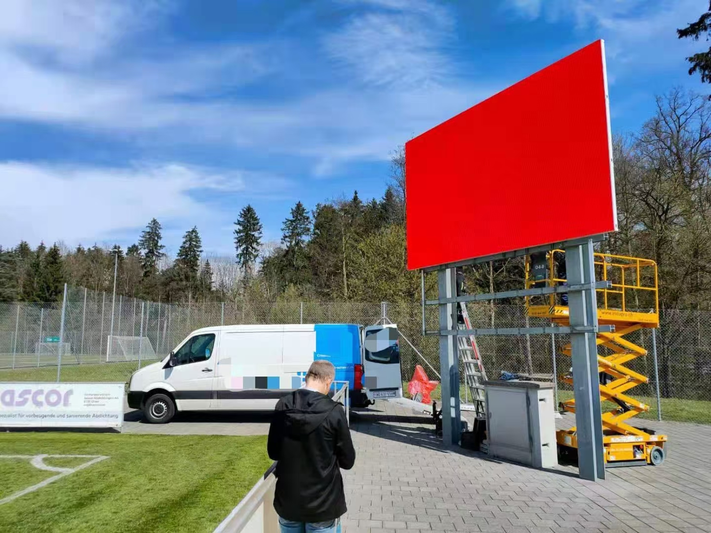 led-video-scoreboard-perimeter-ads