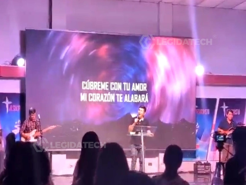 Church LED display solutions with P2.5 Ehonor video wall for worship